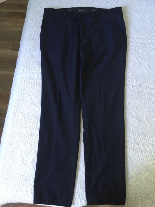 Garnitur ciemno niebieski