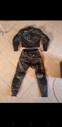 Fato dainese tamanho 52 italiano