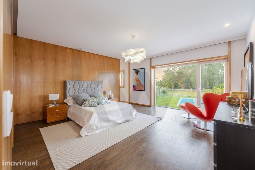 Moradia individual com Piscina terreno de 2661 m2 em Aveleda, Vila do