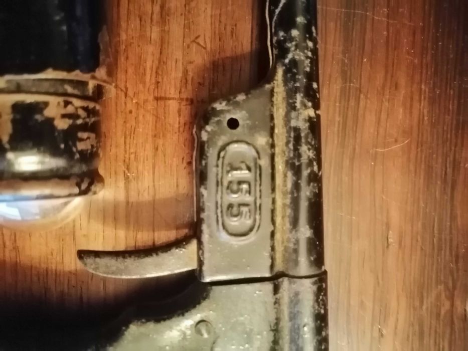 Brinquedos - duas pistolas em lata antigas