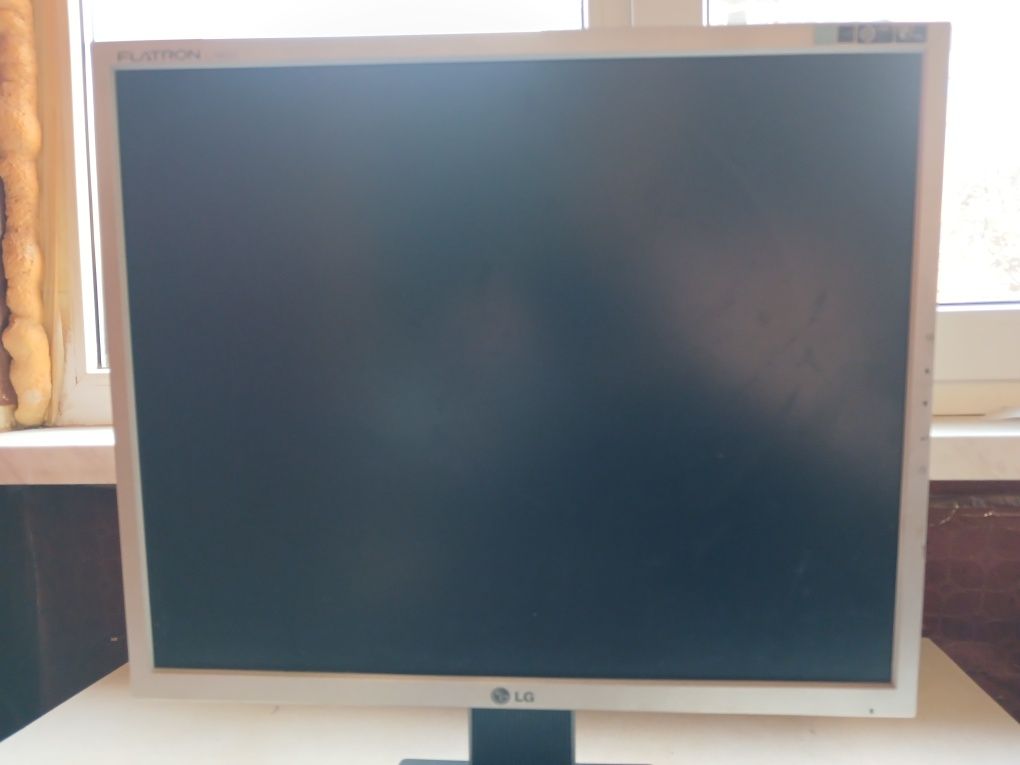Продам мониторы (Samsung, LG)