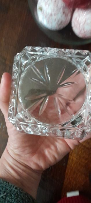 Cinzeiro de vidro trabalhado