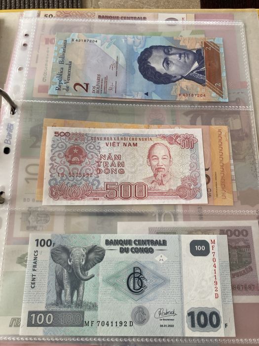 Banknoty Świata album z 44szt UNC plus gratisy!