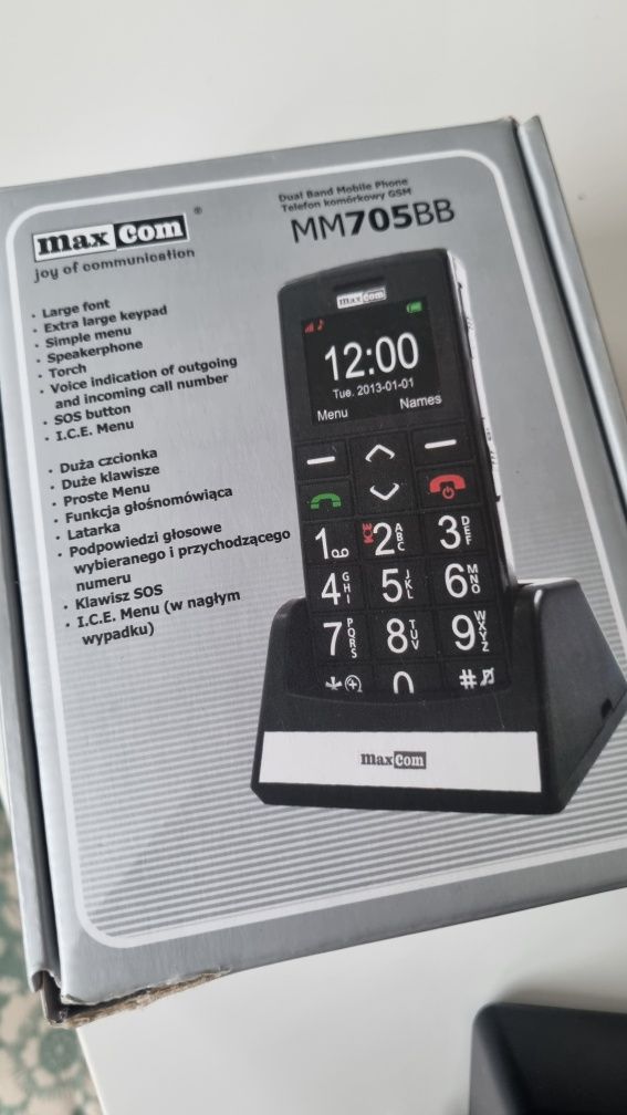 Telefon komórkowy dla seniora maxcom