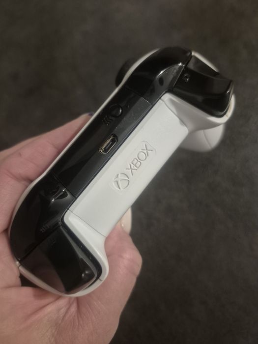 Pad Xbox One/PC biały, oryginalny, model 1708
