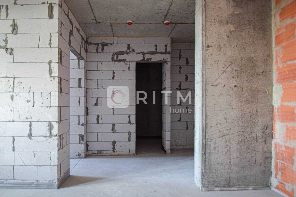 1-к. квартира 44 м2 з кухнею-студією в ЖК Варшавський мікрорайон