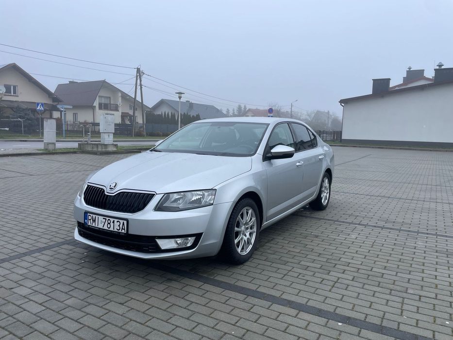 Skoda Octavia salon Polska, pewne auto