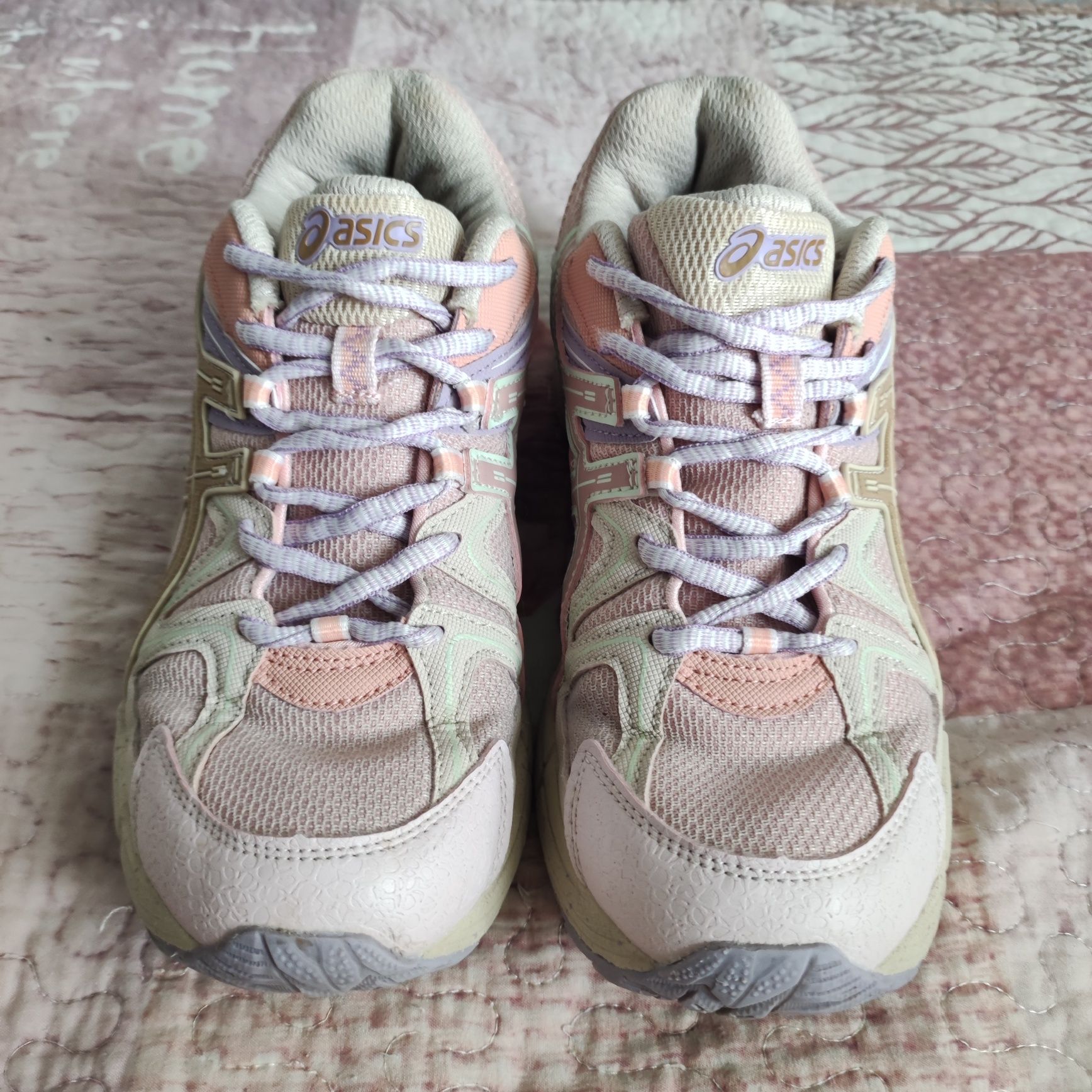 Кросівки жіночі Asics