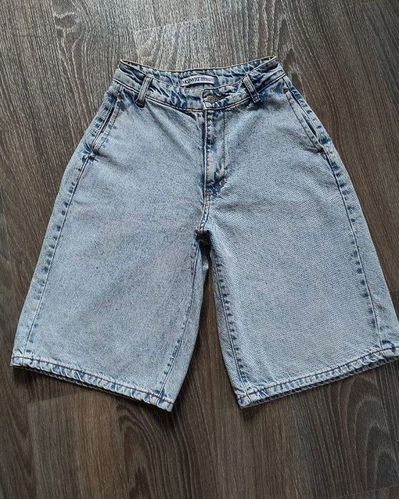Джинсові шорти baggy.