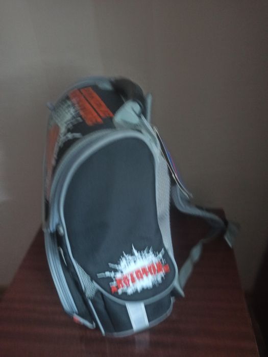 Рюкзак для мальчика новый для младших классов 1-4