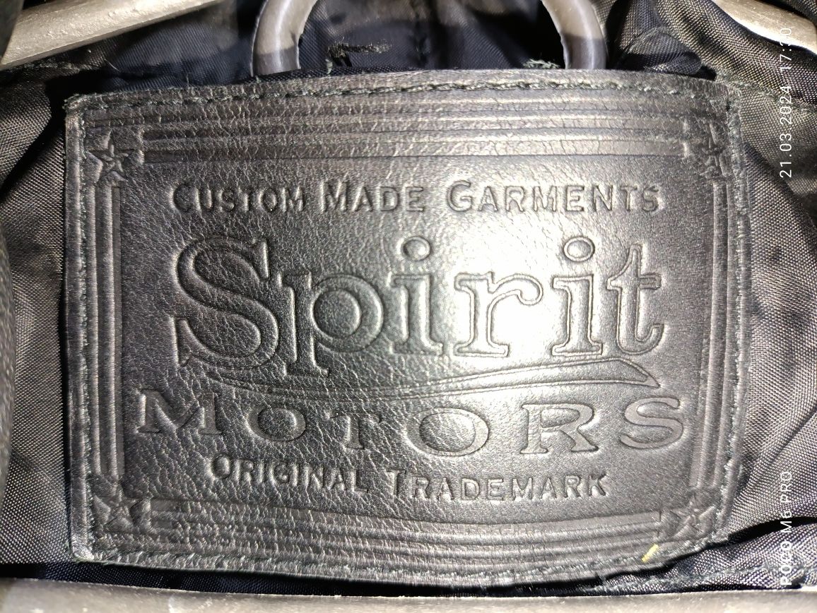 Шикарная кожаная косуха Spirit motors размер S.