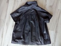 Продам очень красивую кожаную куртку М