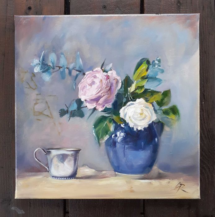 Róże w niebieskim wazonie. Obraz olejny na płótnie 40 x 40 cm