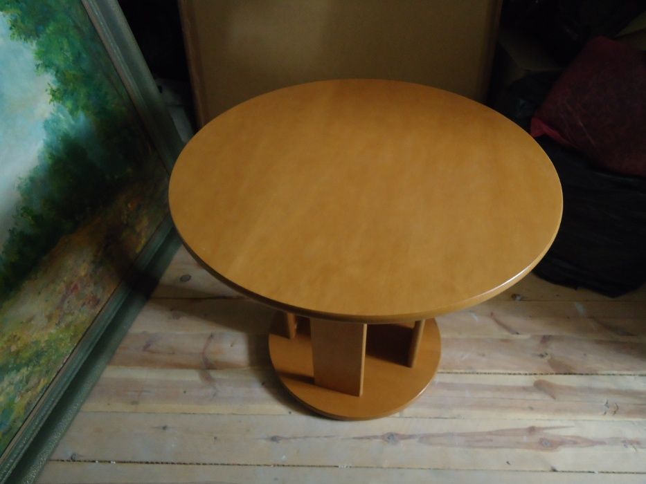 Stół okrągły z drewna olchowego