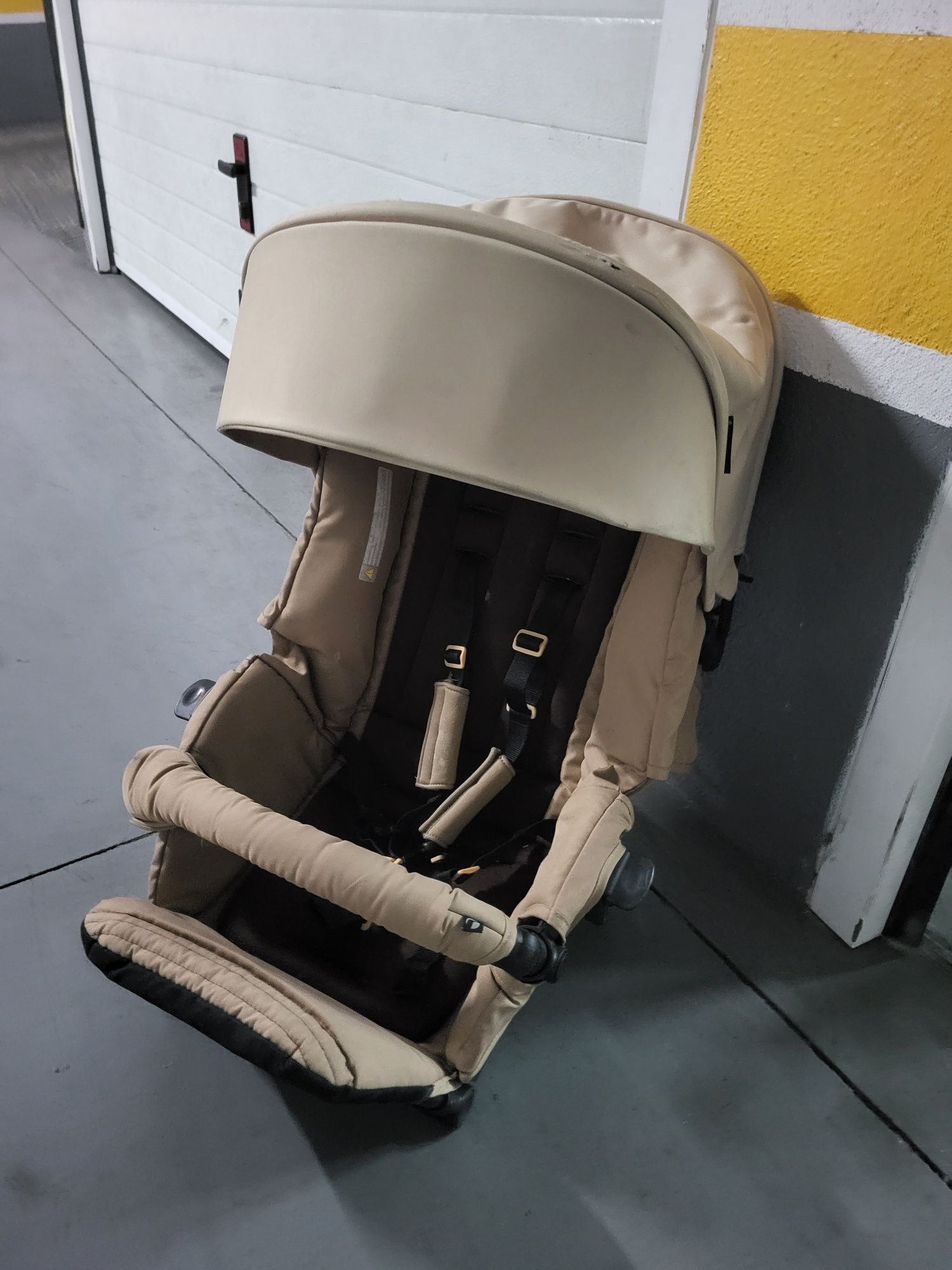 Carrinho de bebe + ovo + cadeira + base isofix