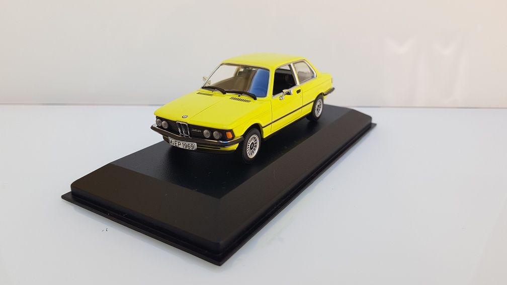 Bmw 323  minichamps 1 43