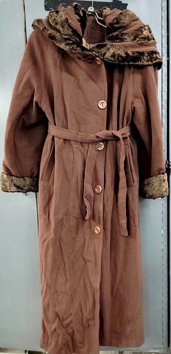 Отдам бесплатно пальто женское осеннее Öзbil Collection