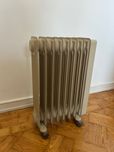 aquecedor a óleo / oil-filled radiator