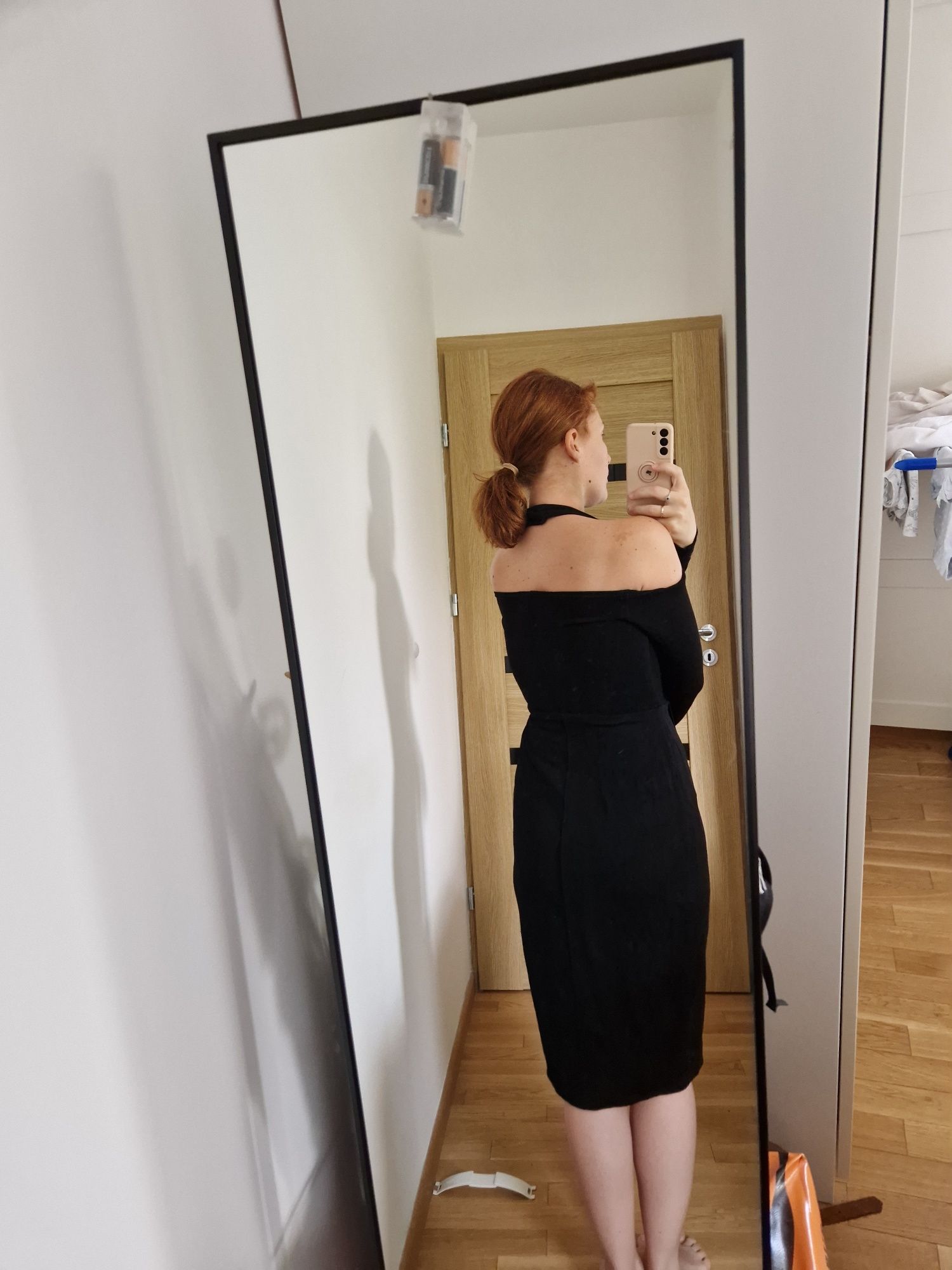 Czarna sukienka elegancka