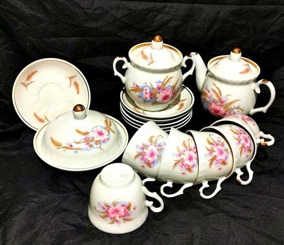 Сервизы разные, распродаю