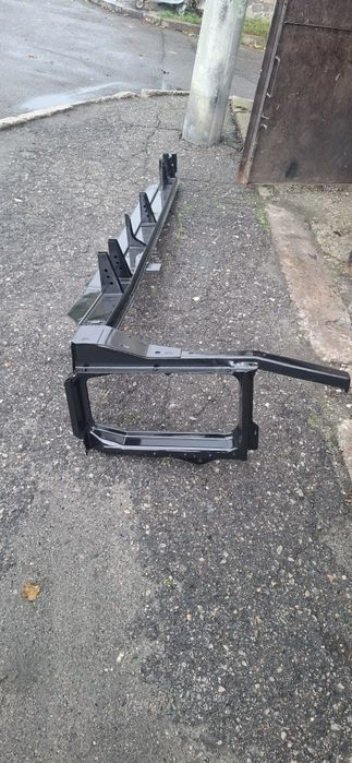 Кріплення,кронштейн фари, підніжки РЕНО МАГНУМ Е-2