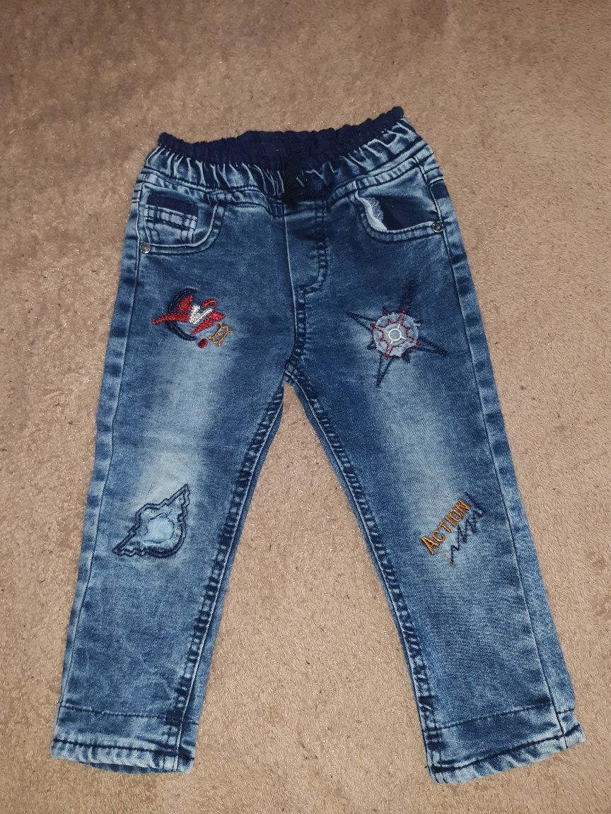 Нарядные джинсы и кофта на мальчика