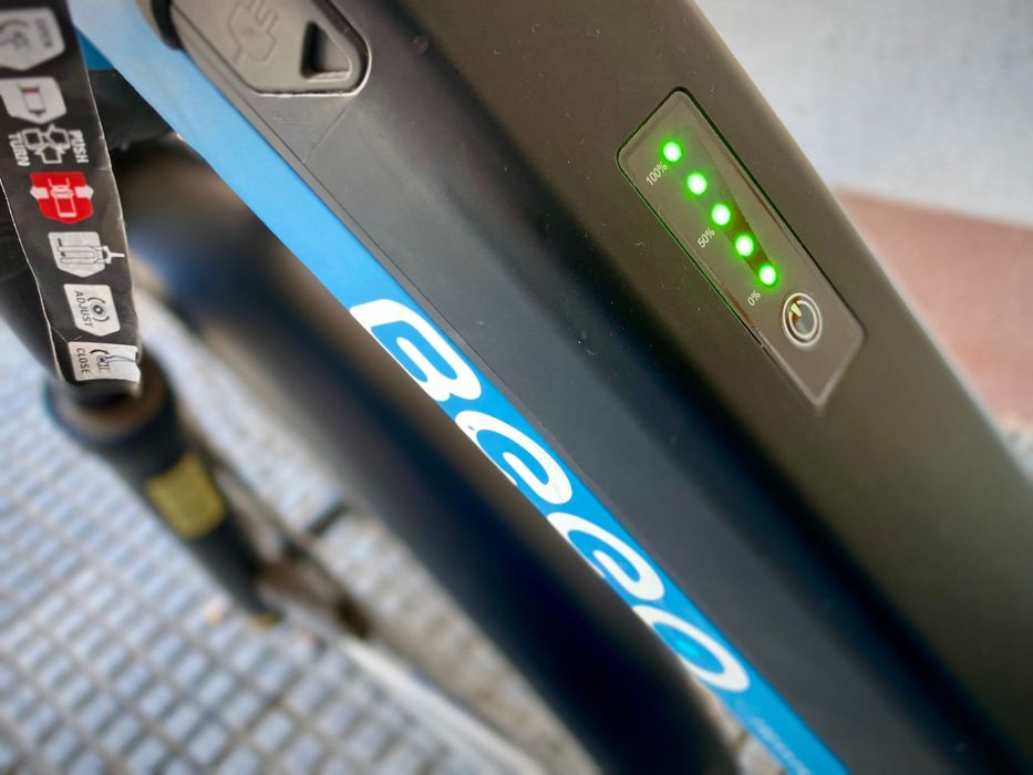 Bicicleta Eléctrica BEEQ C800
