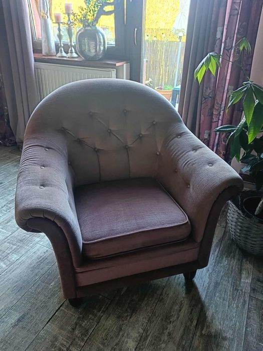 Zestaw wypoczynkowy sofa i fotele piękne pudrowy róż