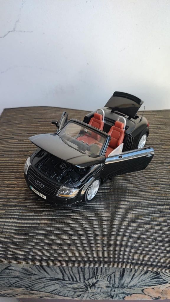 1:18 Audi TT Roadster ,,Maisto"