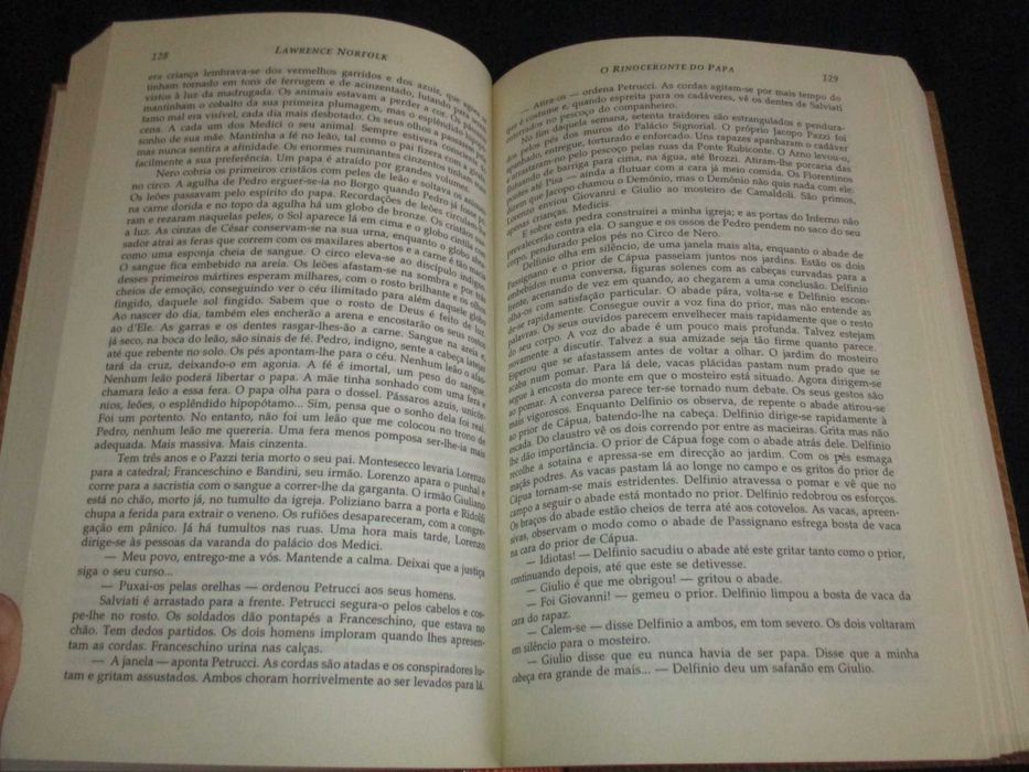 Livro O Rinoceronte do Papa Lawrence Norfolk