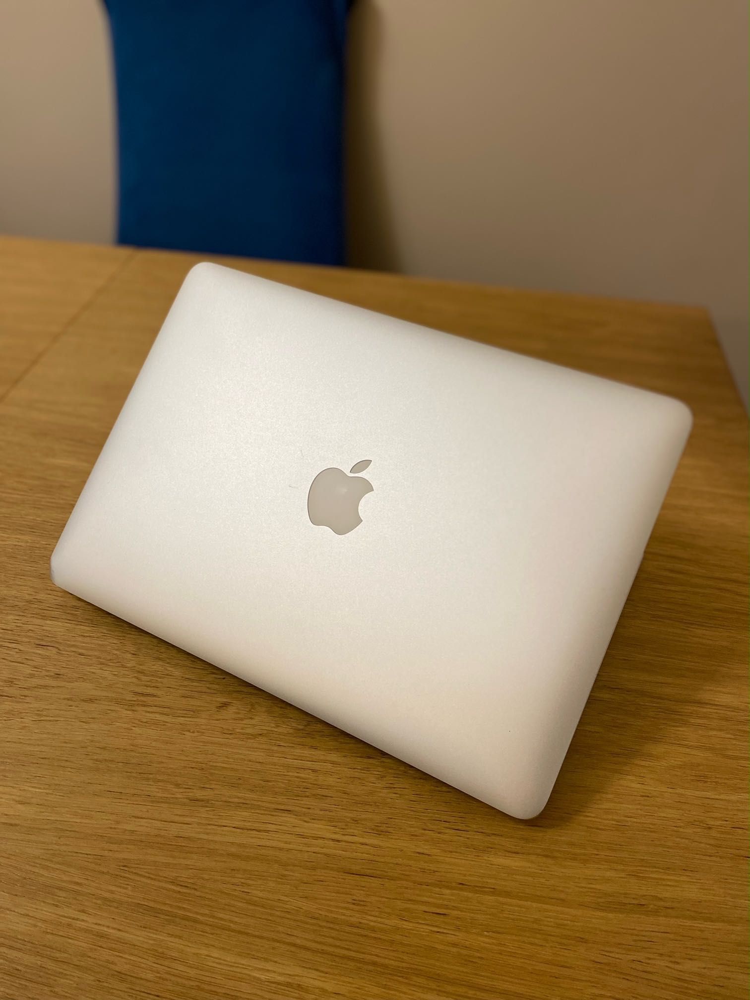 : MacBook Air 128 GB i5