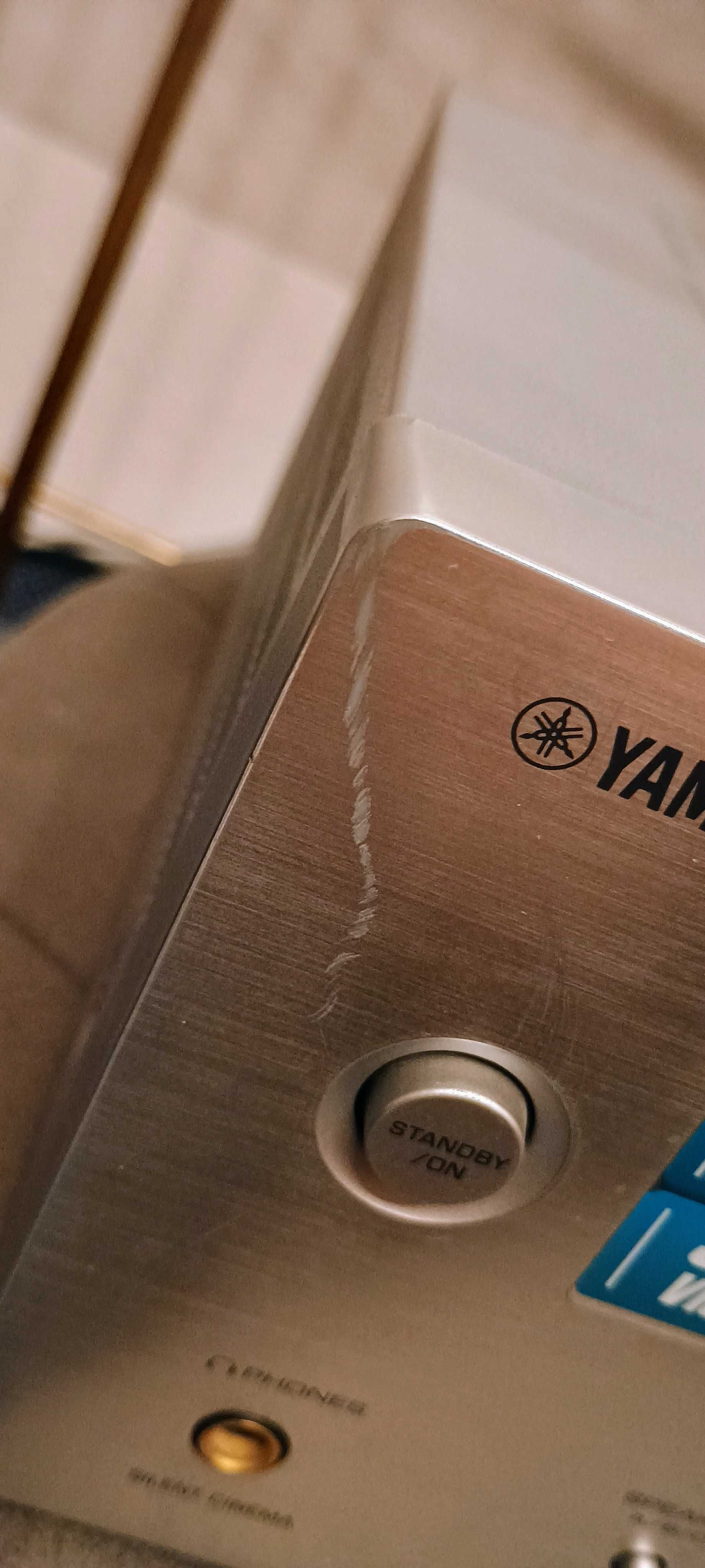 Yamaha RX-V359 amplituner