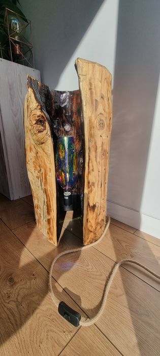 Lampa Stojąca z Litego Drewna