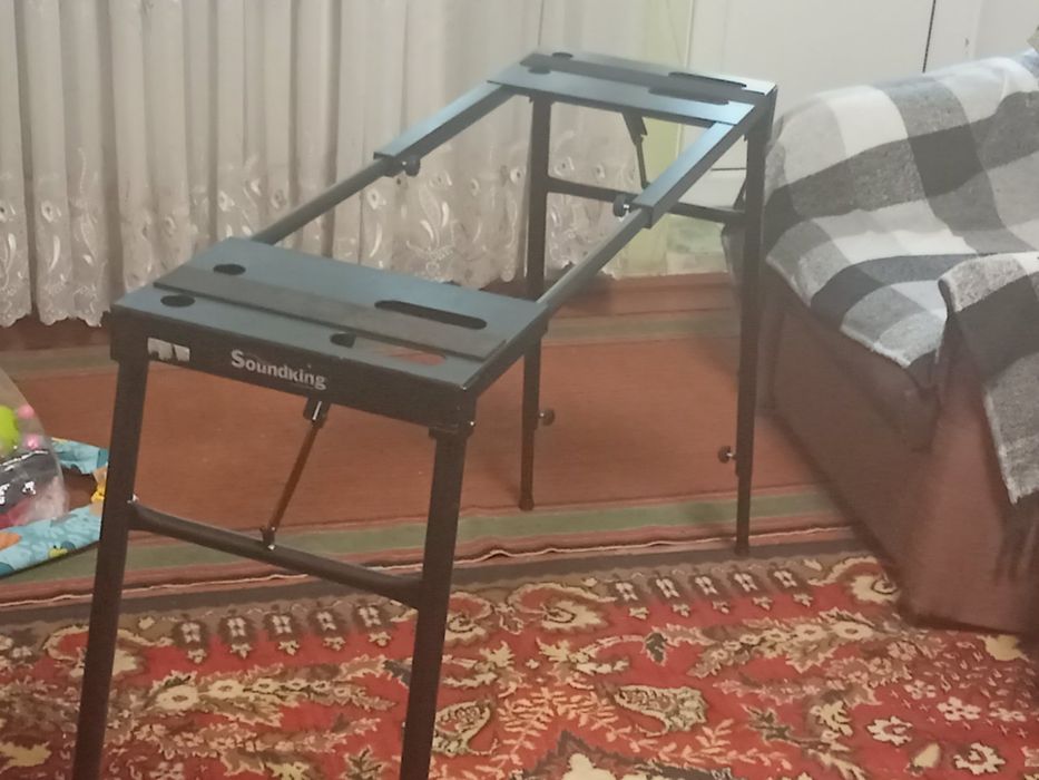 Продам стойку під синтезатор ямаха нова 3000