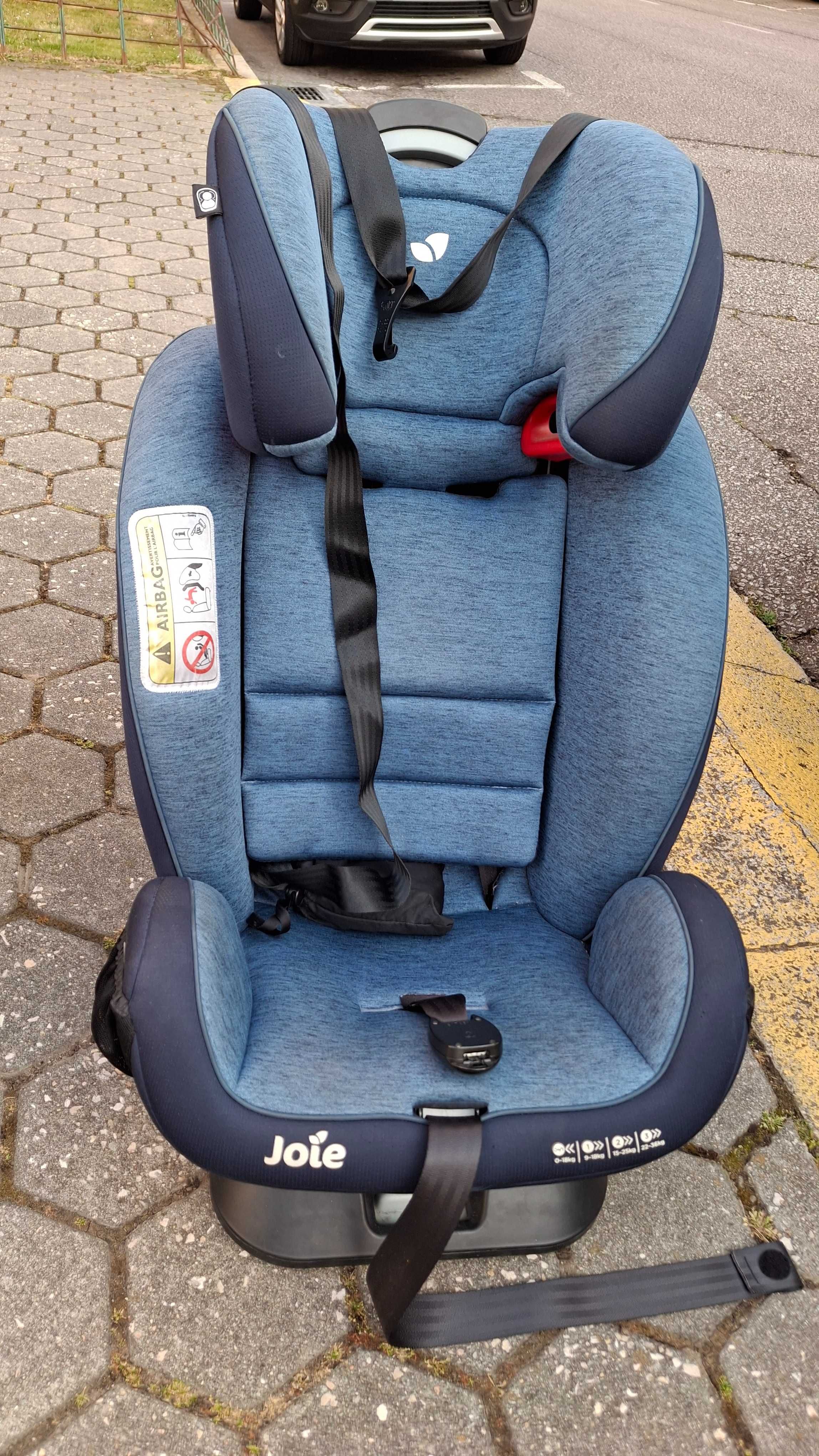 Cadeira JOIE ISOFIX [0 - 12 anos].