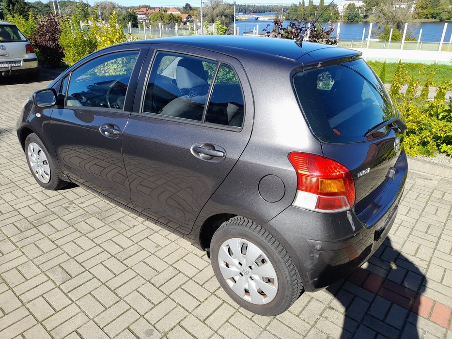 Zarejestrowany*1.33 VVTI benzyna*100KM*6biegów*5Drzwi*JedenWłaściciel*