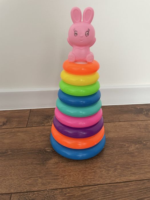 Іграшки пірамідки