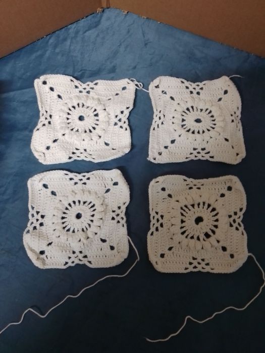 32 quadrados de crochê