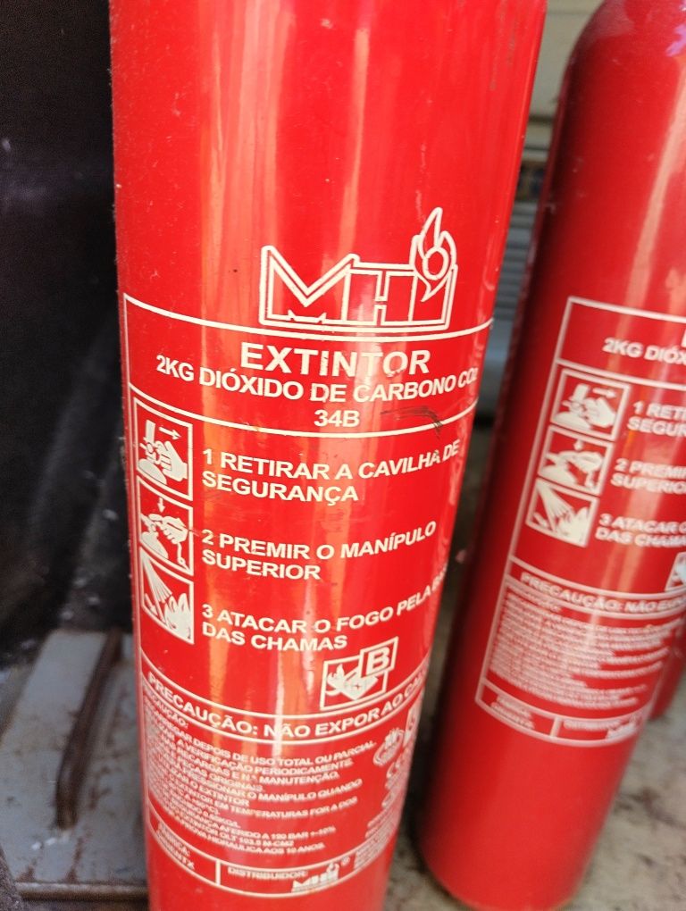 Vendo extintores 2kl e 6kl