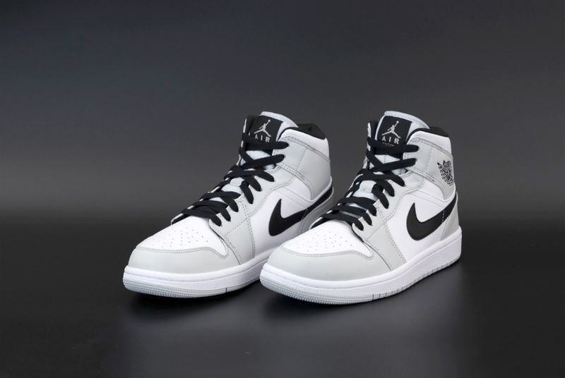 Кроссовки кожаные Nike Air Jordan 1 Retro High кросівки найк джордан