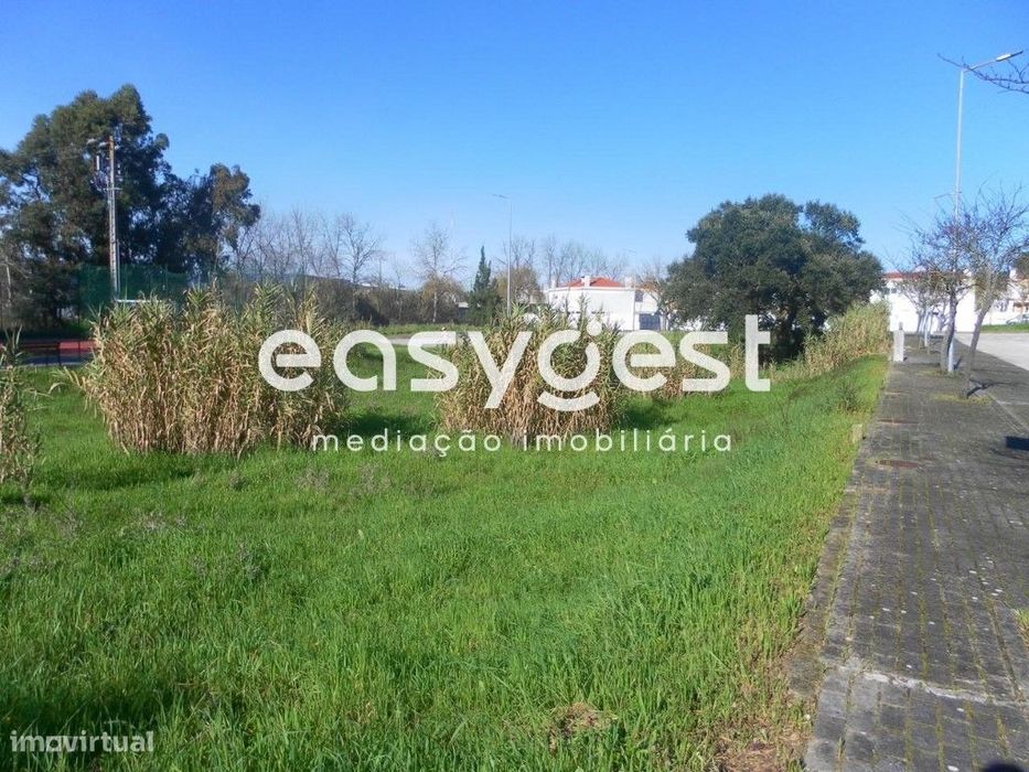 Lote de terreno urbano com 253m2 para moradia - Entroncamento