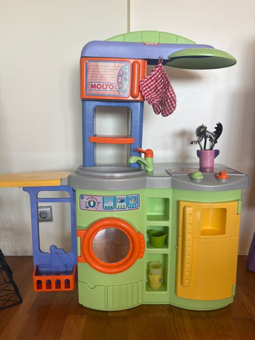 Cozinha de criança colorida