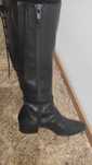 Bota preta de cano alto, tamanho 37