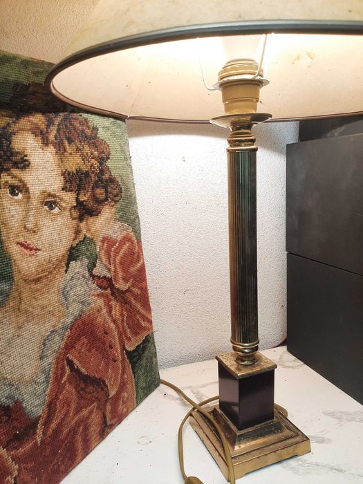 candeeiro de pé - metálico ( abatjur incluído  ) vendo ou troco