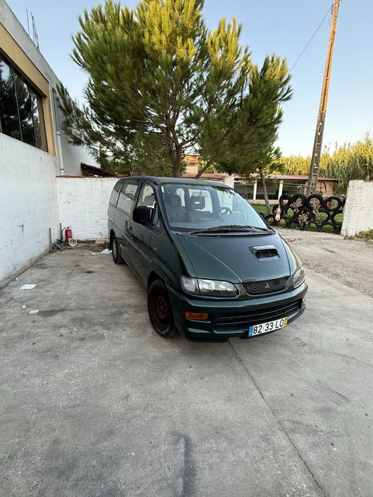 Carrinha Space Gear 8 lugares