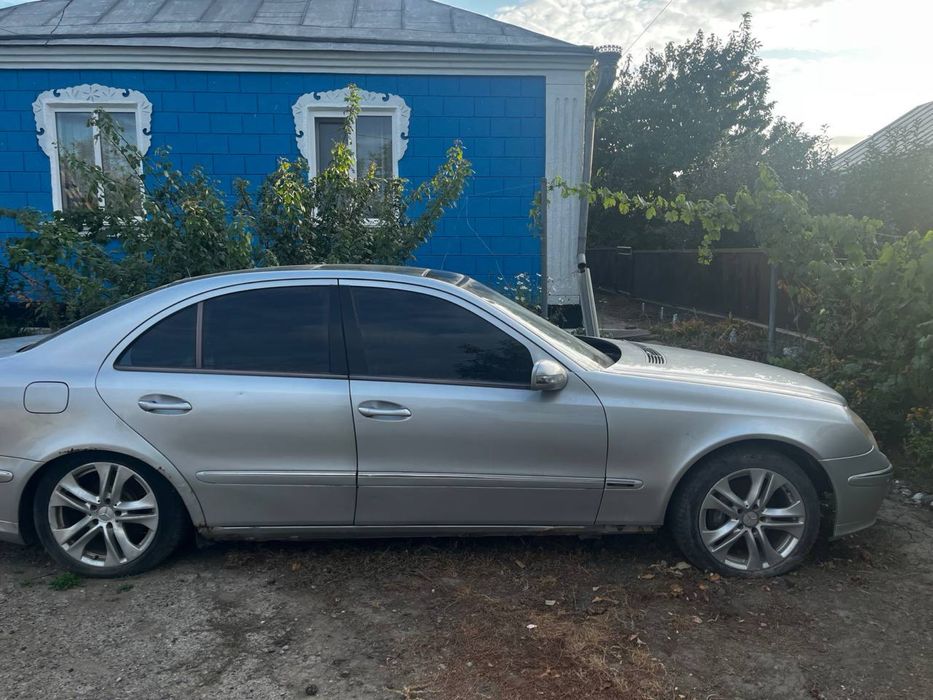 Мercedes e320 w211