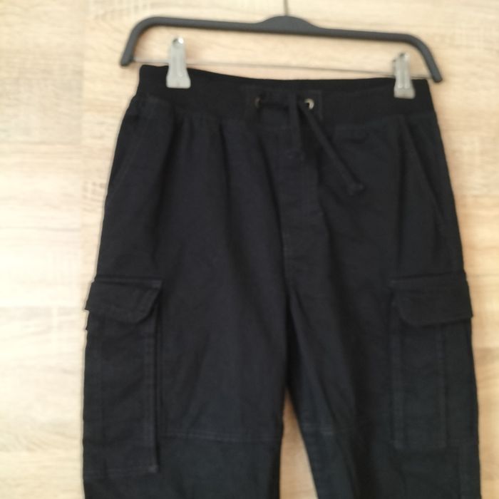 Chłopięce spodnie dresowe z materiału roz 152 H&M