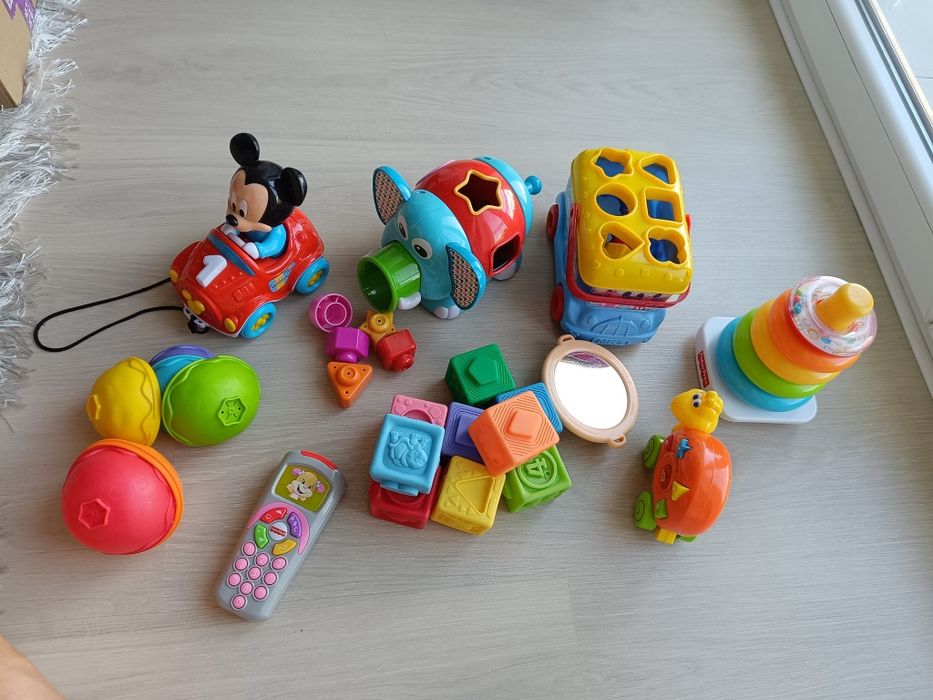 PAKA zabawki niemowlęce firmowe Fischer clementoni smyk