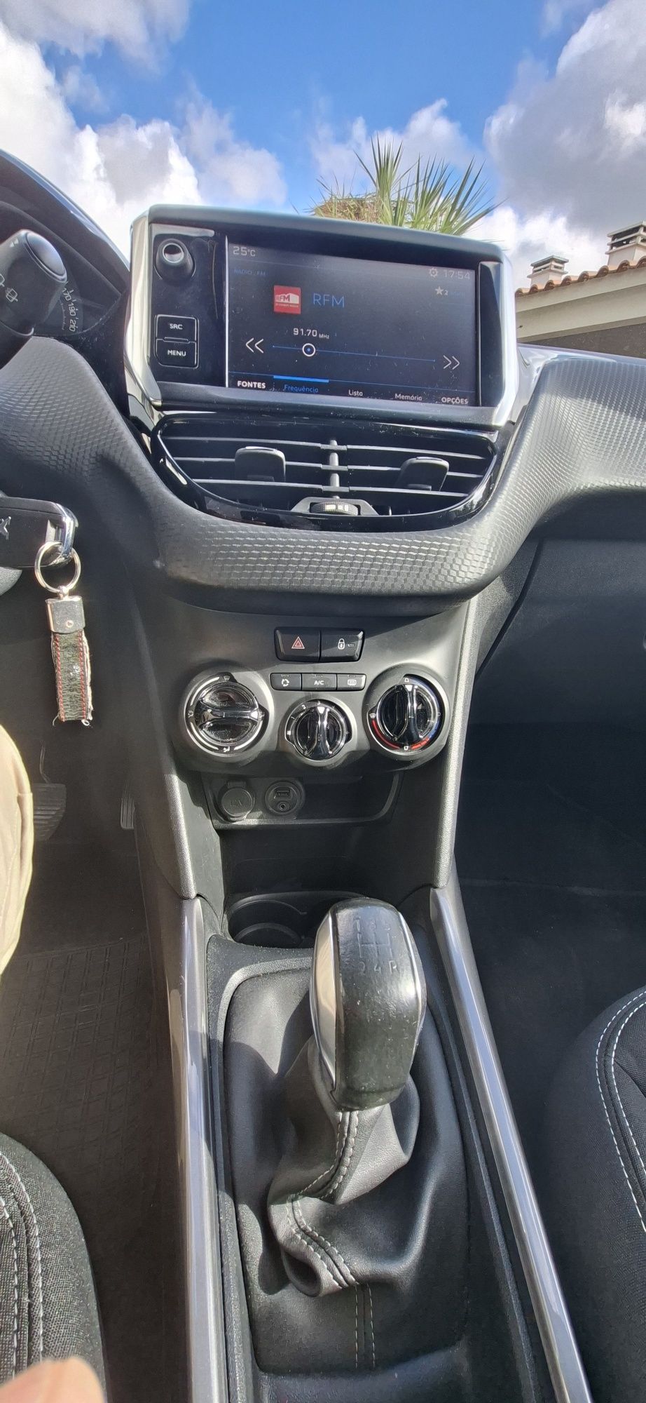 PEUGEOT 2008 PureTech 1.2 Active