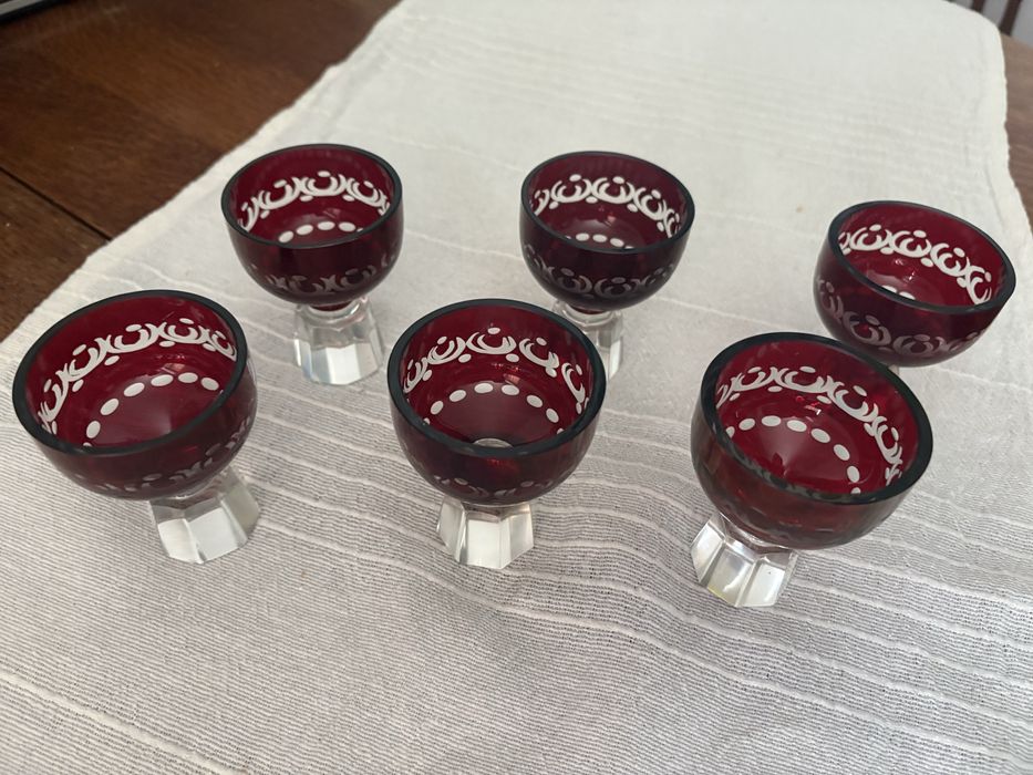 kieliszki rubinowe